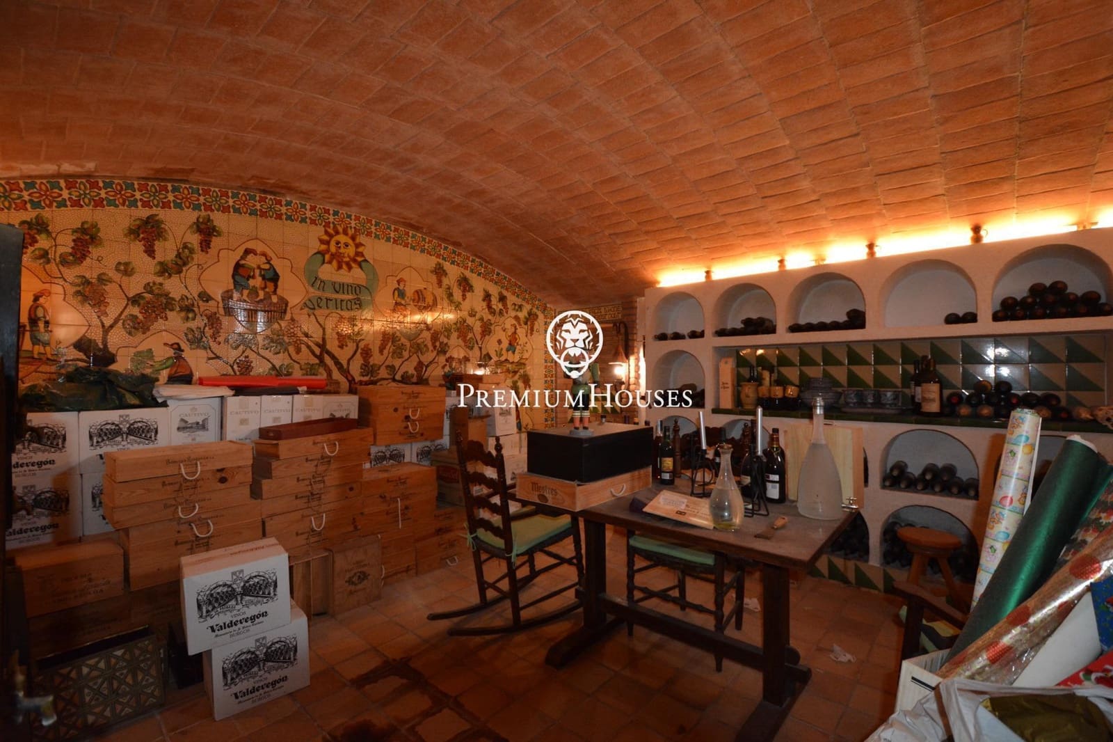 12 bedroom Villa for sale in Orrius with pool garage - € 1,150,000 (Ref: 10094701)