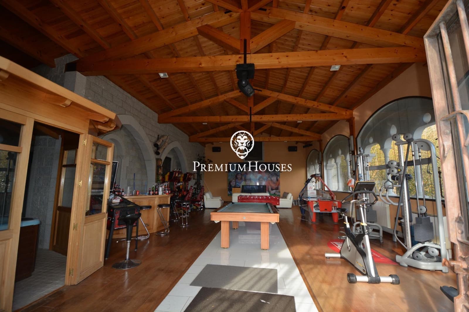 12 bedroom Villa for sale in Orrius with pool garage - € 1,150,000 (Ref: 10094701)
