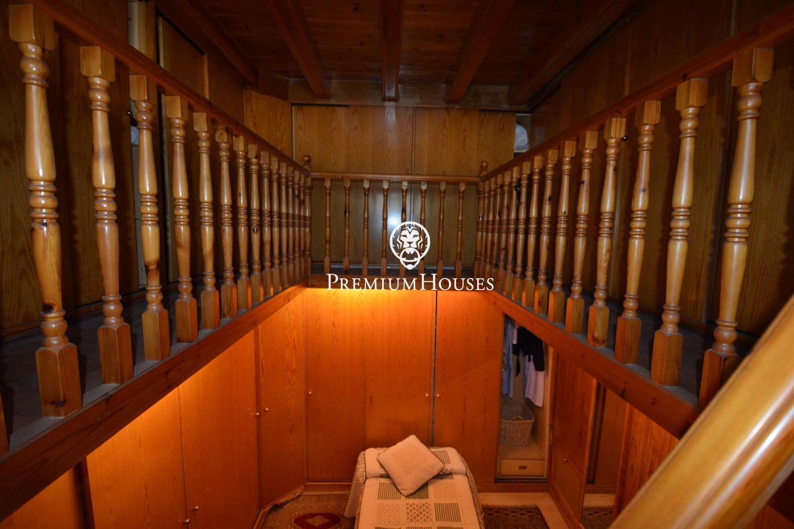 12 bedroom Villa for sale in Orrius with pool garage - € 1,150,000 (Ref: 10094701)