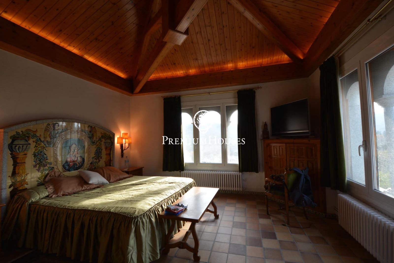 12 bedroom Villa for sale in Orrius with pool garage - € 1,150,000 (Ref: 10094701)