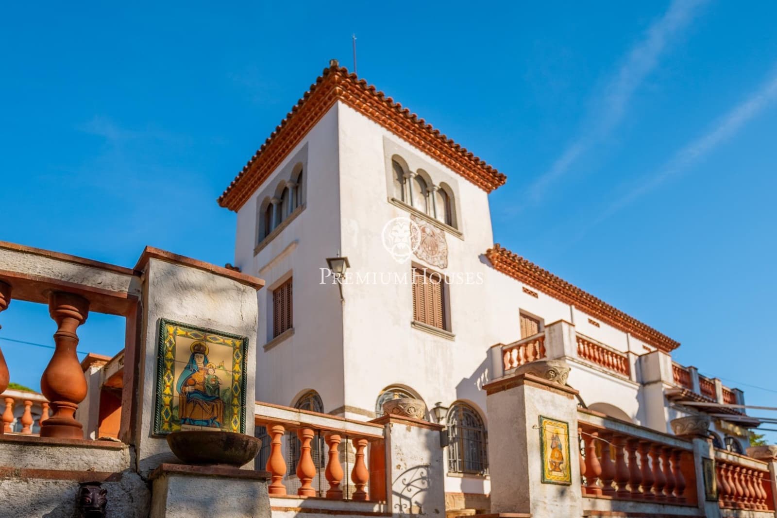 12 bedroom Villa for sale in Orrius with pool garage - € 1,150,000 (Ref: 10094701)