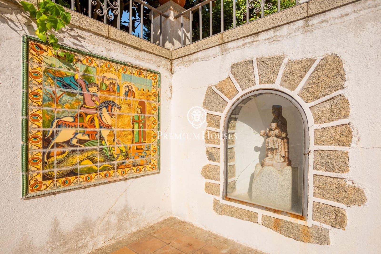 12 bedroom Villa for sale in Orrius with pool garage - € 1,150,000 (Ref: 10094701)