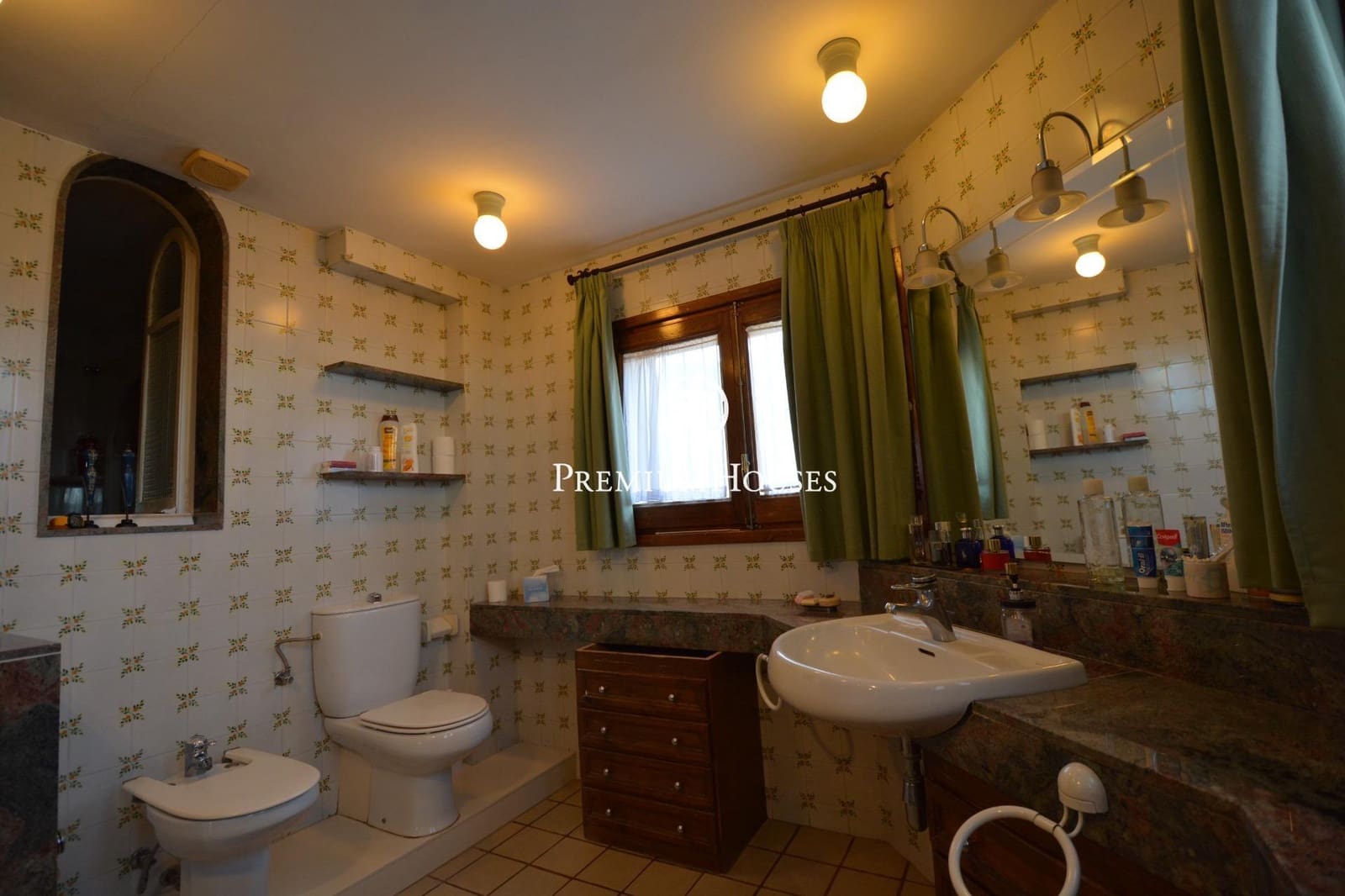 12 bedroom Villa for sale in Orrius with pool garage - € 1,150,000 (Ref: 10094701)