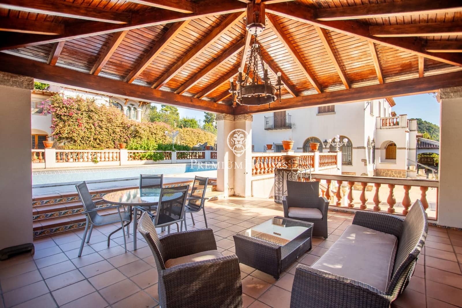 12 bedroom Villa for sale in Orrius with pool garage - € 1,150,000 (Ref: 10094701)