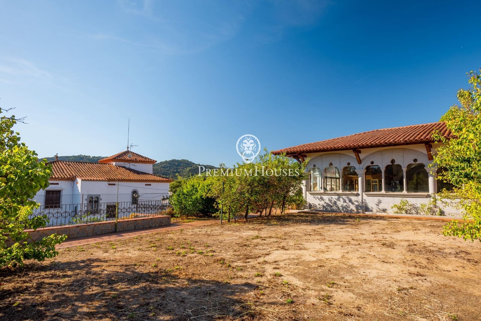 12 bedroom Villa for sale in Orrius with pool garage - € 1,150,000 (Ref: 10094701)