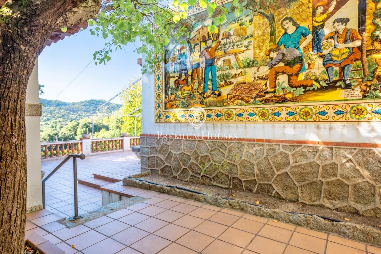 12 bedroom Villa for sale in Orrius with pool garage - € 1,150,000 (Ref: 10094701)