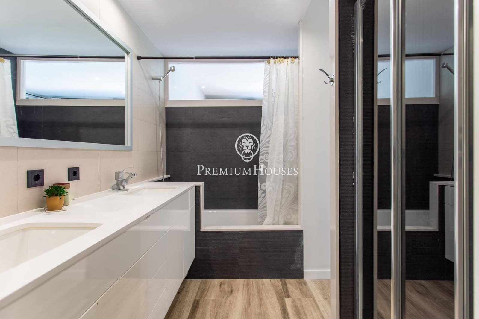 4 camera da letto Villetta Bifamiliare in vendita in Mataro con piscina garage - 995.000 € (Rif: 10098448)