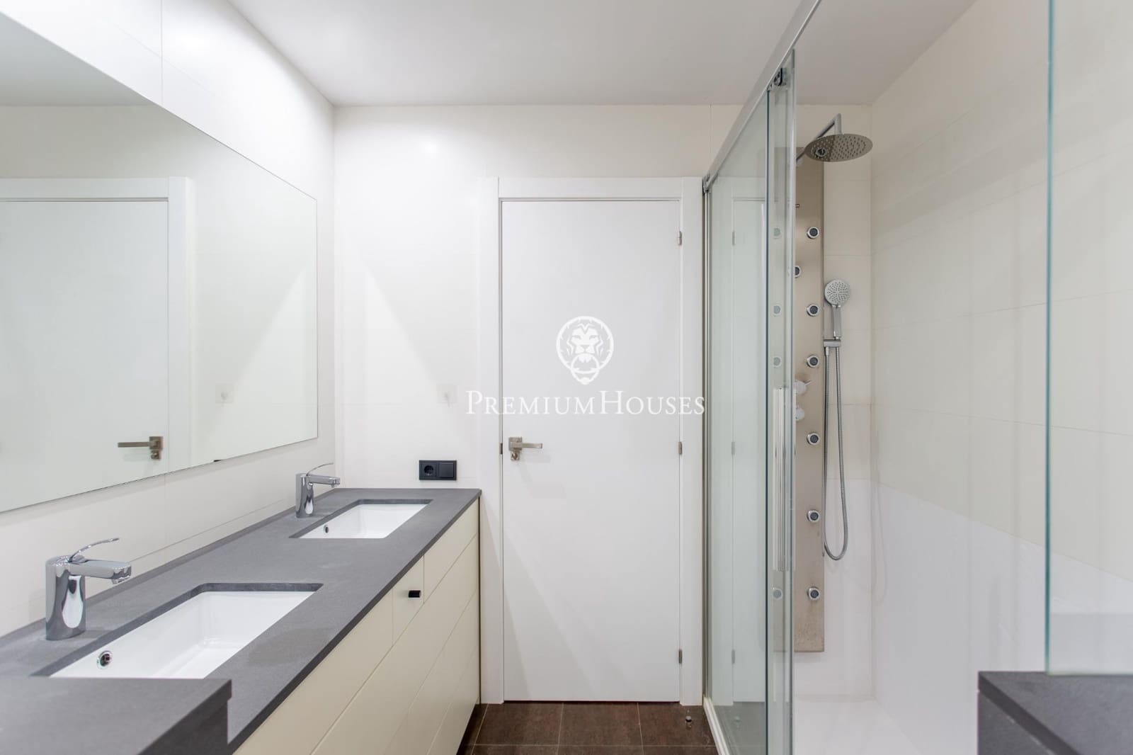 4 camera da letto Villetta Bifamiliare in vendita in Mataro con piscina garage - 995.000 € (Rif: 10098448)