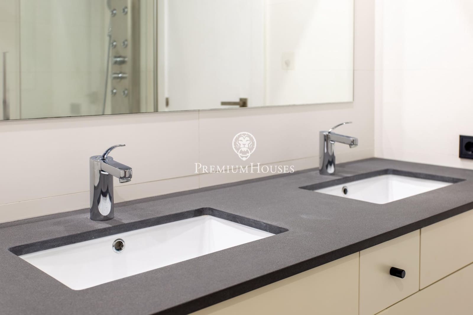 4 camera da letto Villetta Bifamiliare in vendita in Mataro con piscina garage - 995.000 € (Rif: 10098448)