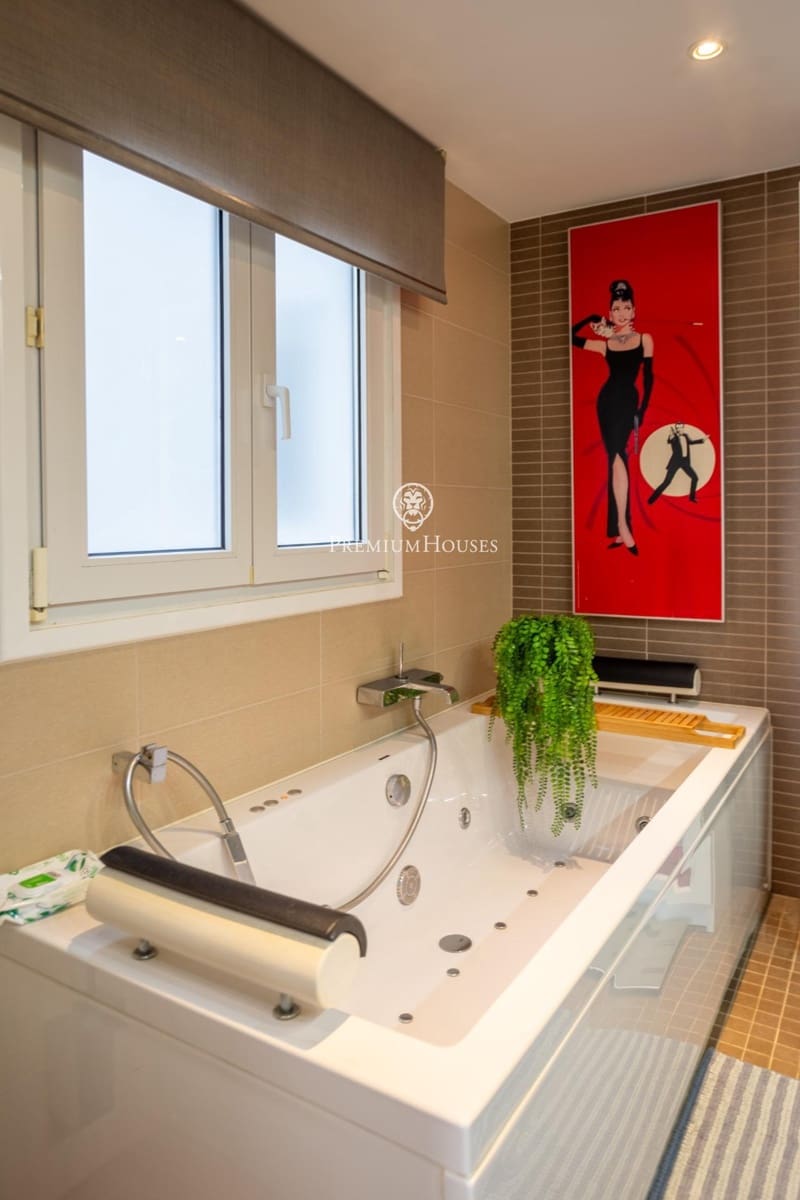 Piso de 3 habitaciones en Sant Vicenç de Montalt en venta con piscina garaje - 890.000 € (Ref: 10100170)
