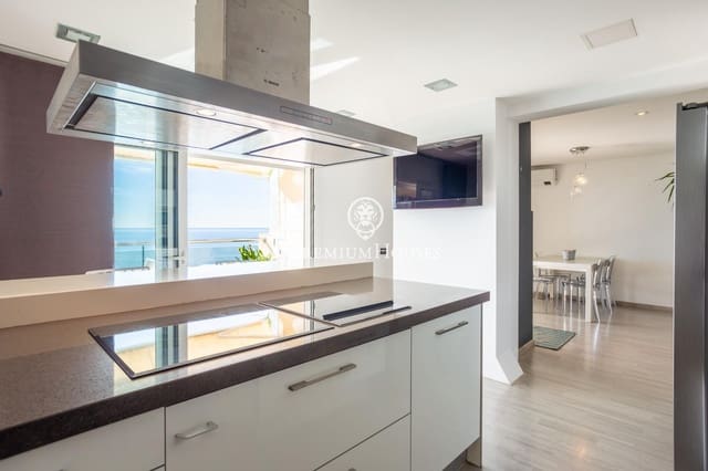 3 bedroom Flat for sale in Sant Vicenç de Montalt with pool garage - € 890,000 (Ref: 10100170)