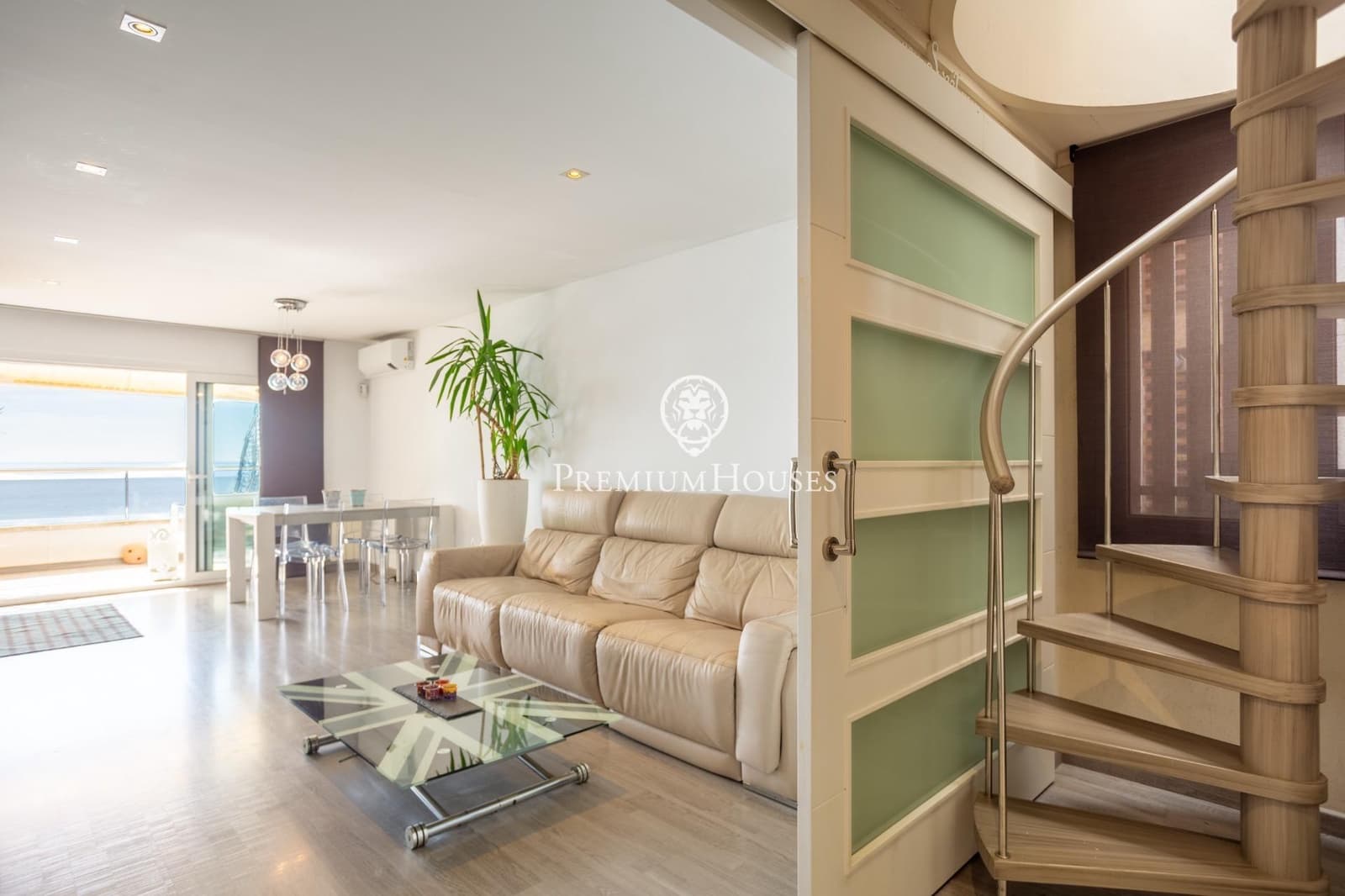 Piso de 3 habitaciones en Sant Vicenç de Montalt en venta con piscina garaje - 890.000 € (Ref: 10100170)