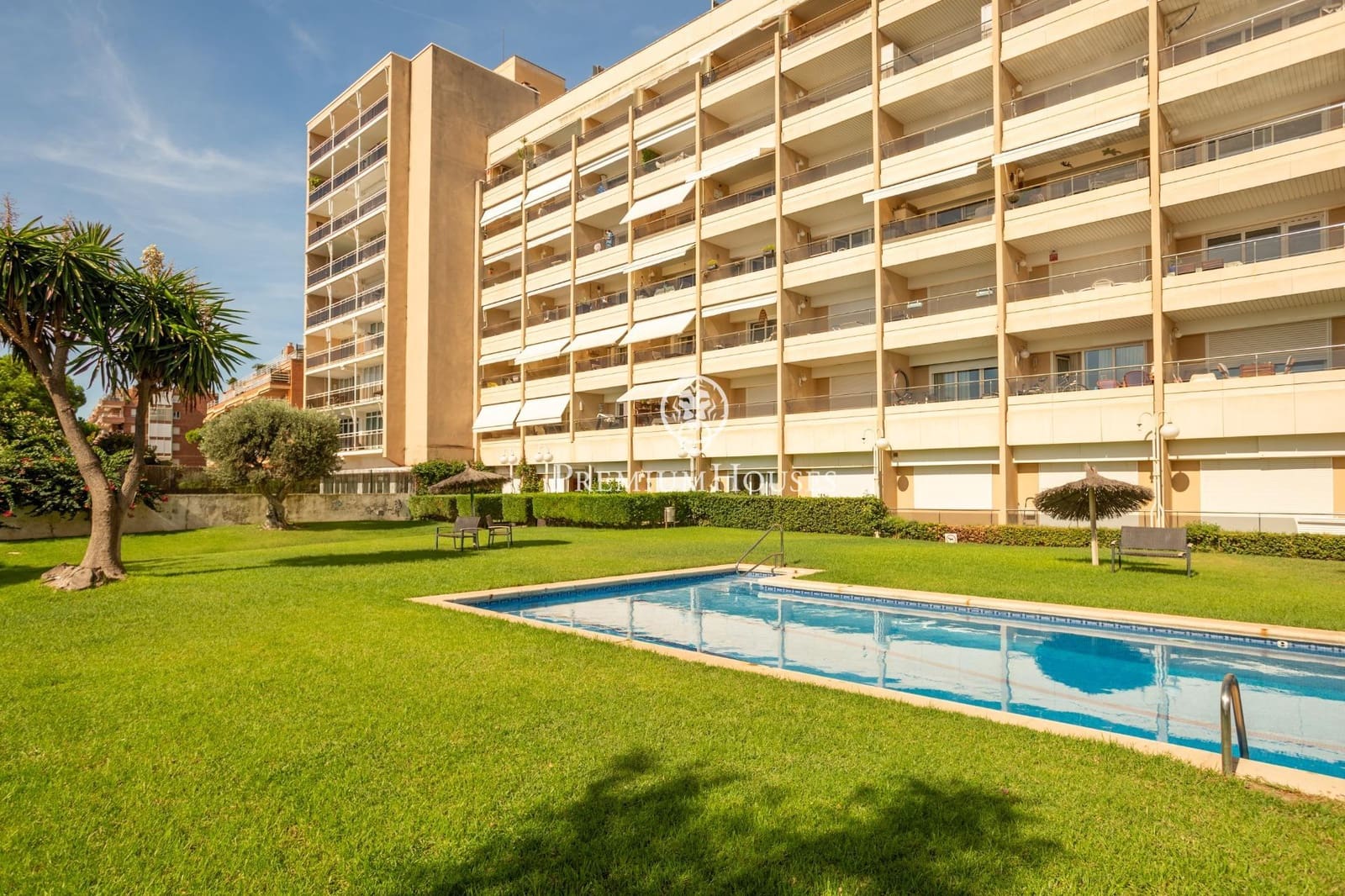 Piso de 3 habitaciones en Sant Vicenç de Montalt en venta con piscina garaje - 890.000 € (Ref: 10100170)