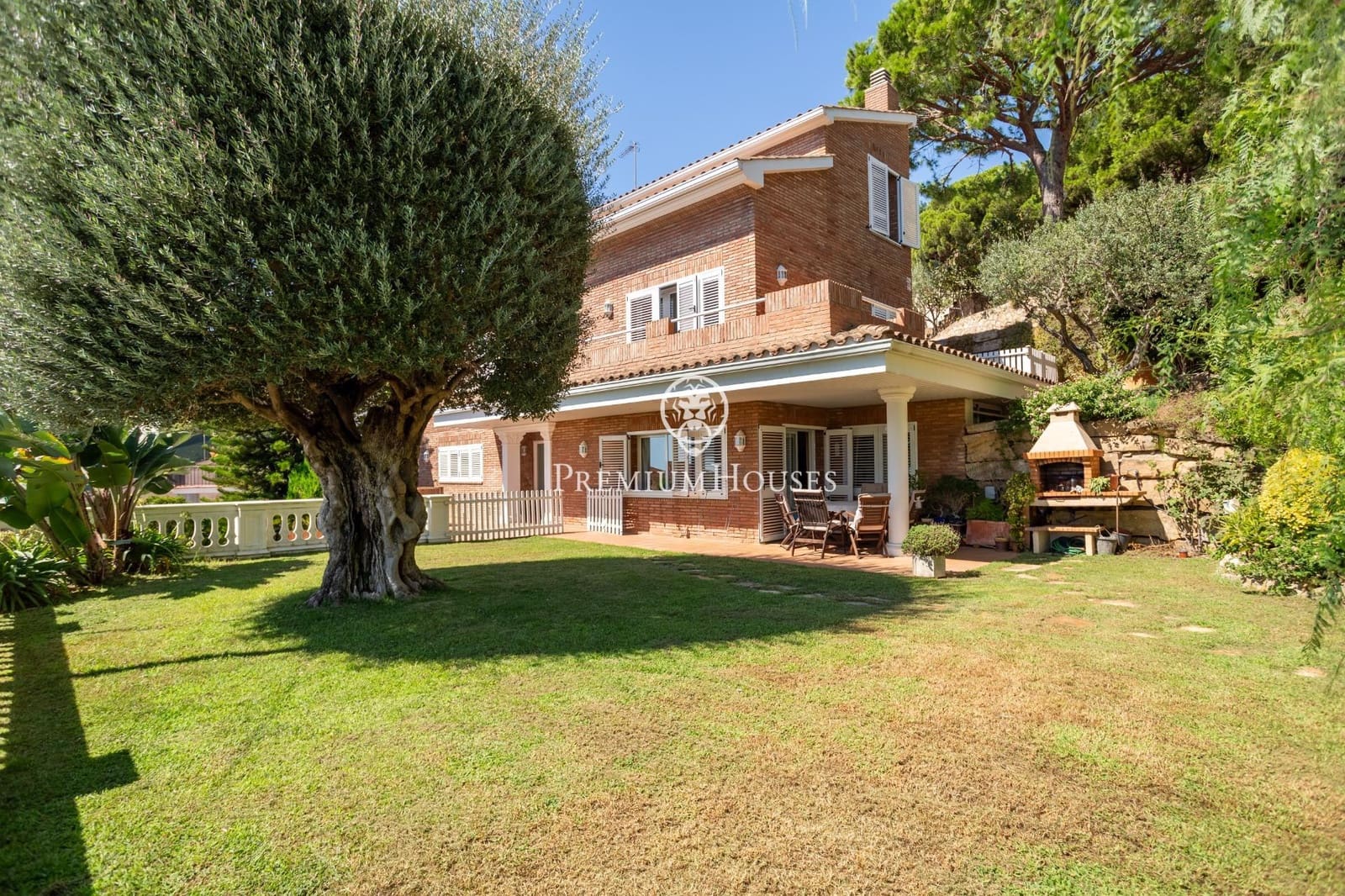 6 bedroom Villa for sale in Teia with garage - € 1,350,000 (Ref: 10120237)
