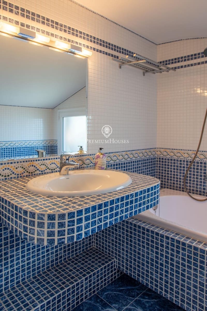 6 bedroom Villa for sale in Teia with garage - € 1,350,000 (Ref: 10120237)