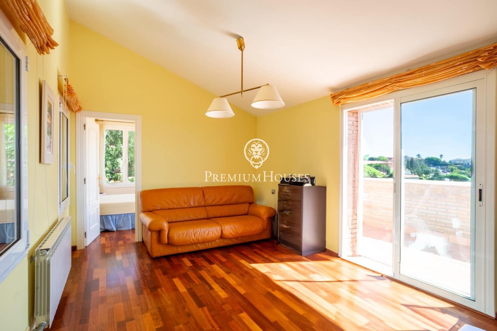 6 bedroom Villa for sale in Teia with garage - € 1,350,000 (Ref: 10120237)
