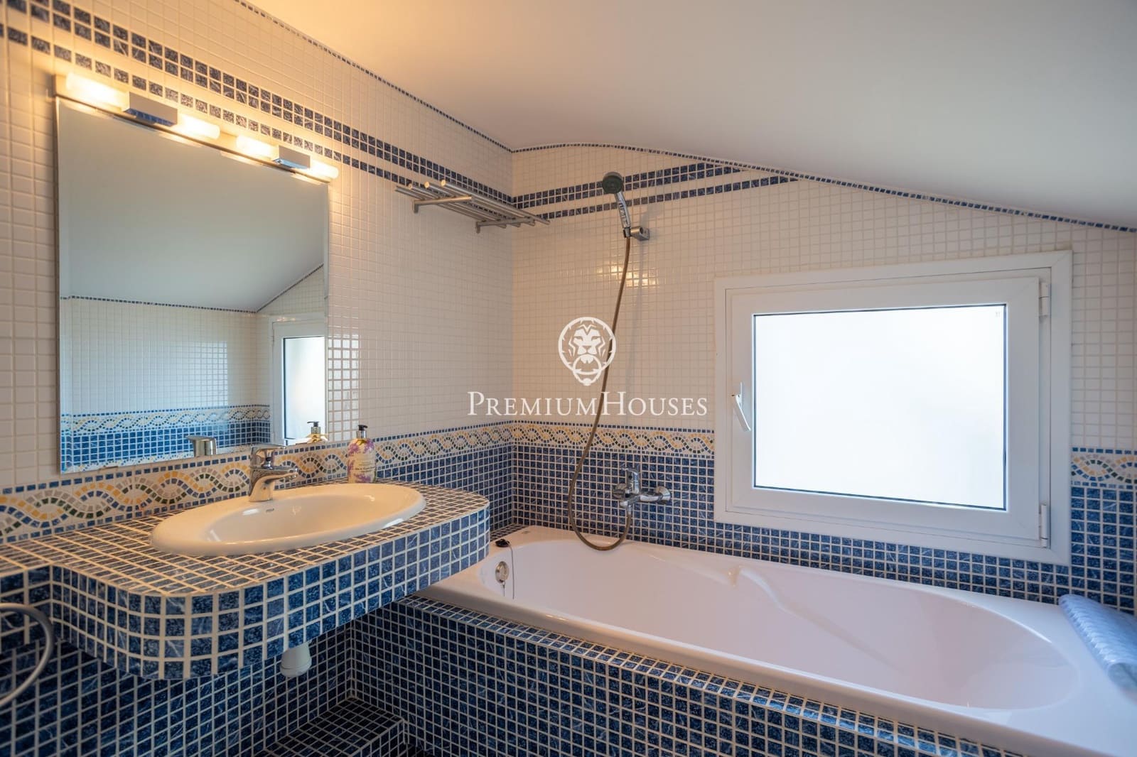 6 bedroom Villa for sale in Teia with garage - € 1,350,000 (Ref: 10120237)