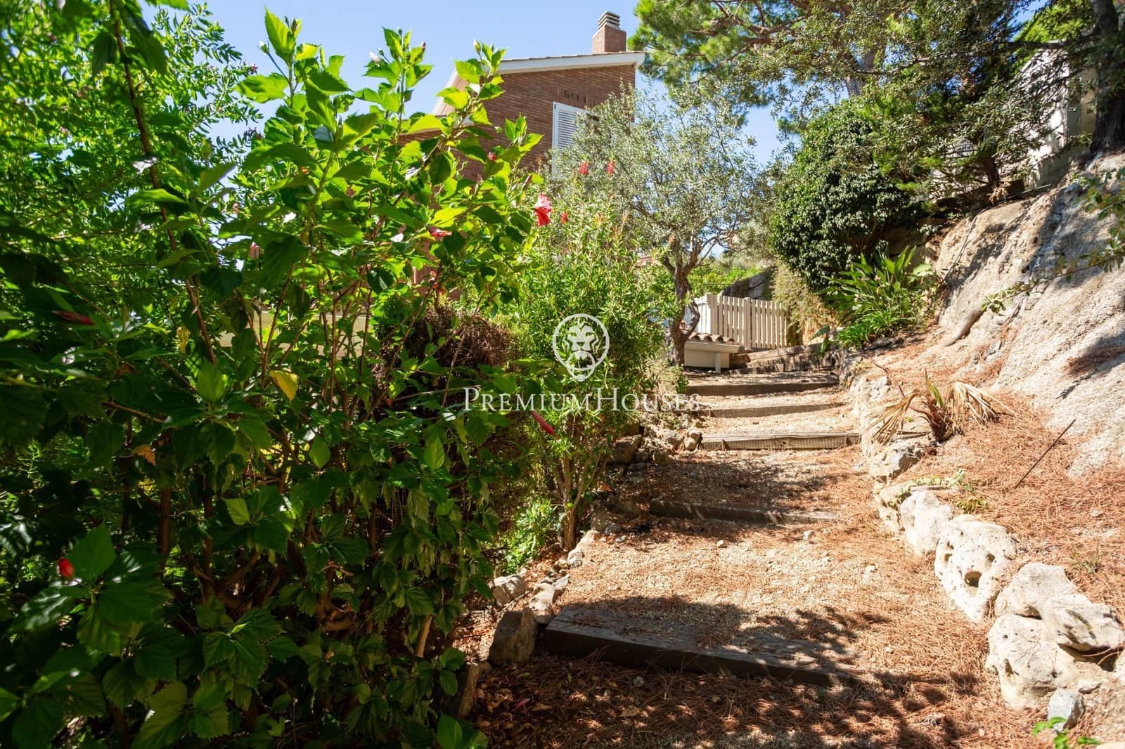 6 bedroom Villa for sale in Teia with garage - € 1,350,000 (Ref: 10120237)