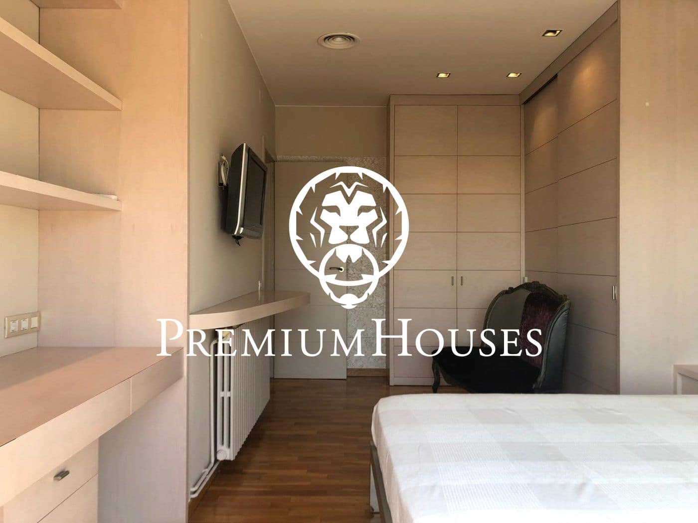 Chalet de 4 habitaciones en Alella en alquiler con piscina - 4.000 € (Ref: 10129523)