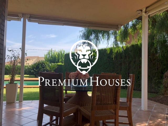 Chalet de 4 habitaciones en Alella en alquiler con piscina - 4.000 € (Ref: 10129523)