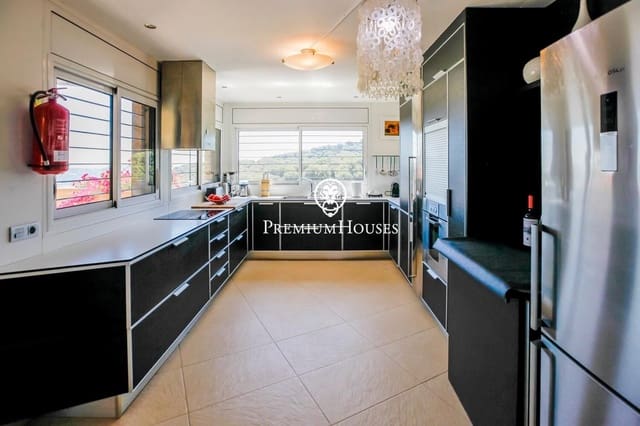 5 slaapkamer Villa te koop in Argentona met zwembad garage - € 1.100.000 (Ref: 10142652)