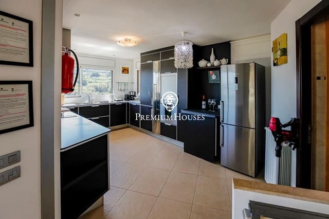 5 slaapkamer Villa te koop in Argentona met zwembad garage - € 1.100.000 (Ref: 10142652)