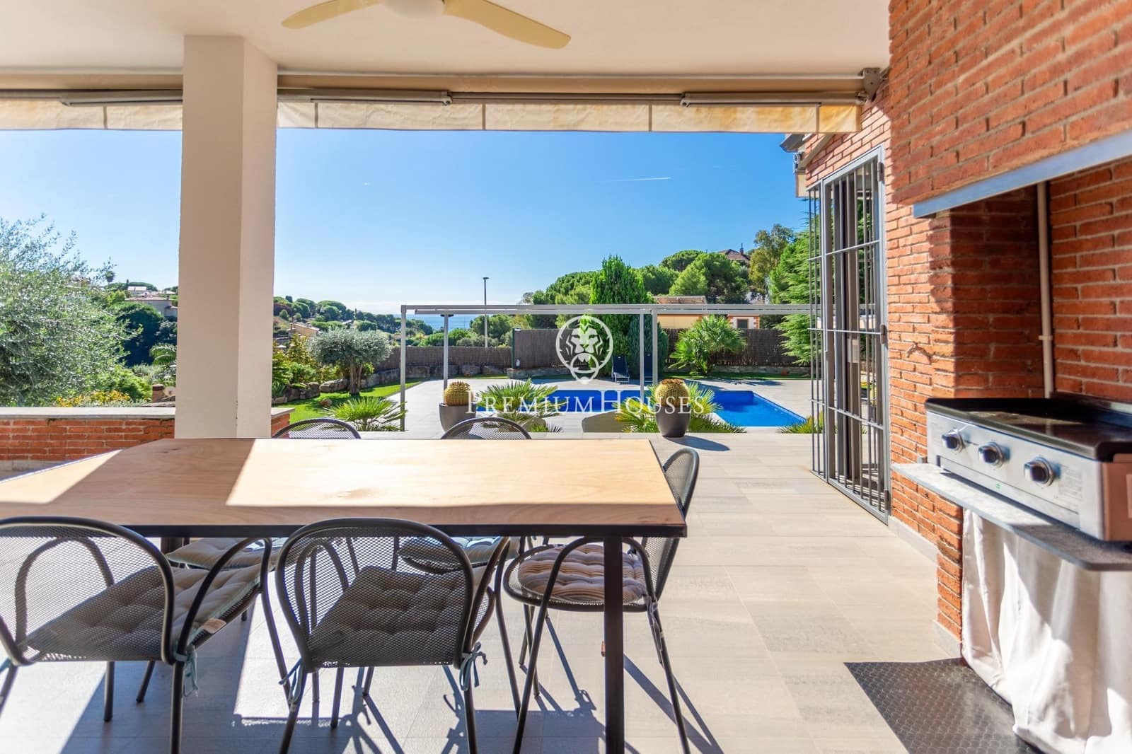 5 soverom Villa til salgs i Arenys de Mar med svømmebasseng garasje - € 850 000 (Ref: 10155308)
