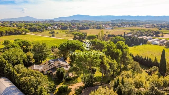 6 sovrum Finca/Hus på landet till salu i Cardedeu med pool garage - 1 120 000 € (Ref: 10159742)