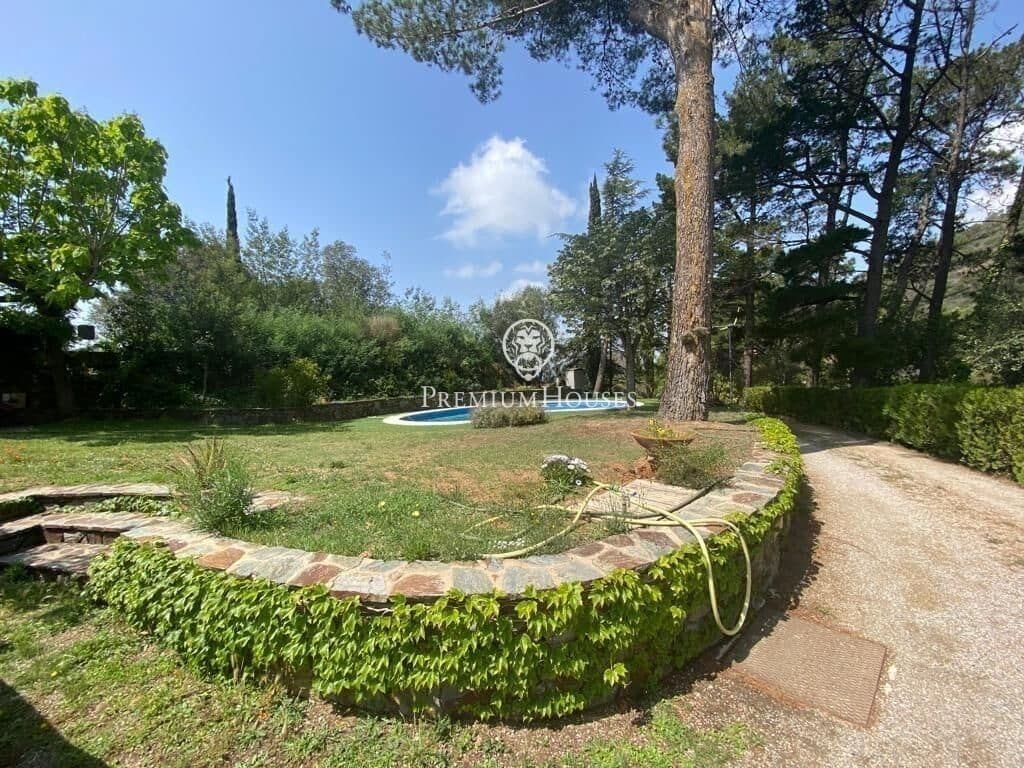 5 bedroom Villa for sale in Vallromanes with pool garage - € 990,000 (Ref: 10166713)