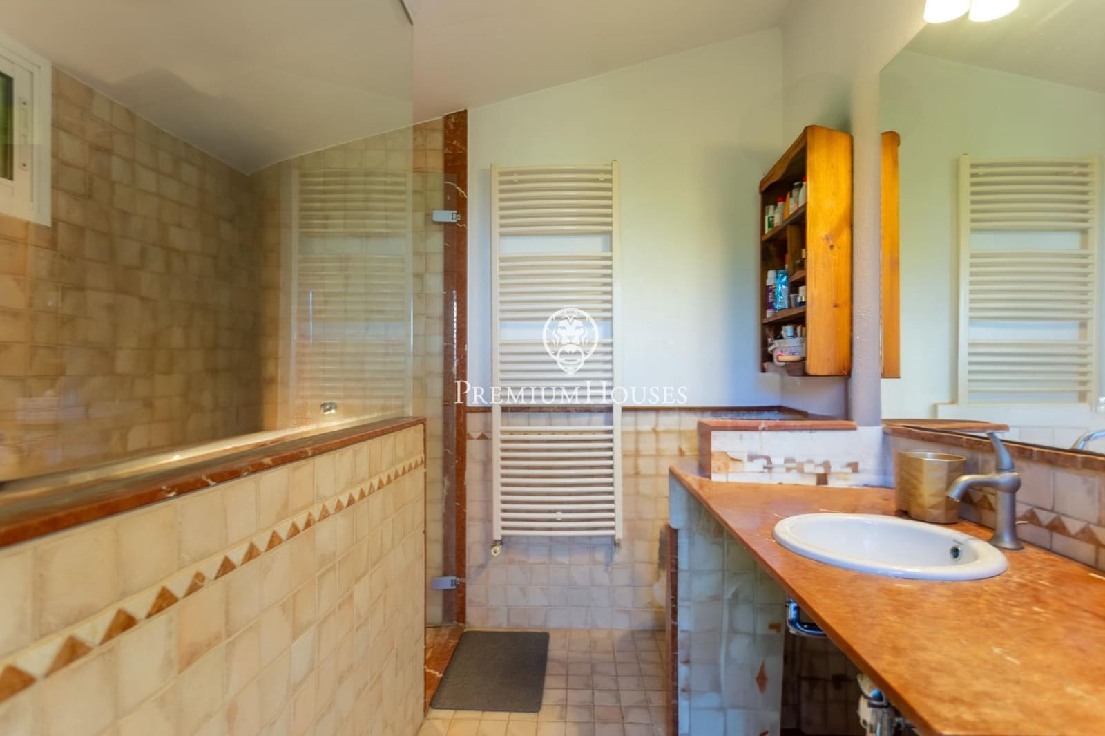 5 bedroom Villa for sale in Vallromanes with pool garage - € 990,000 (Ref: 10166713)