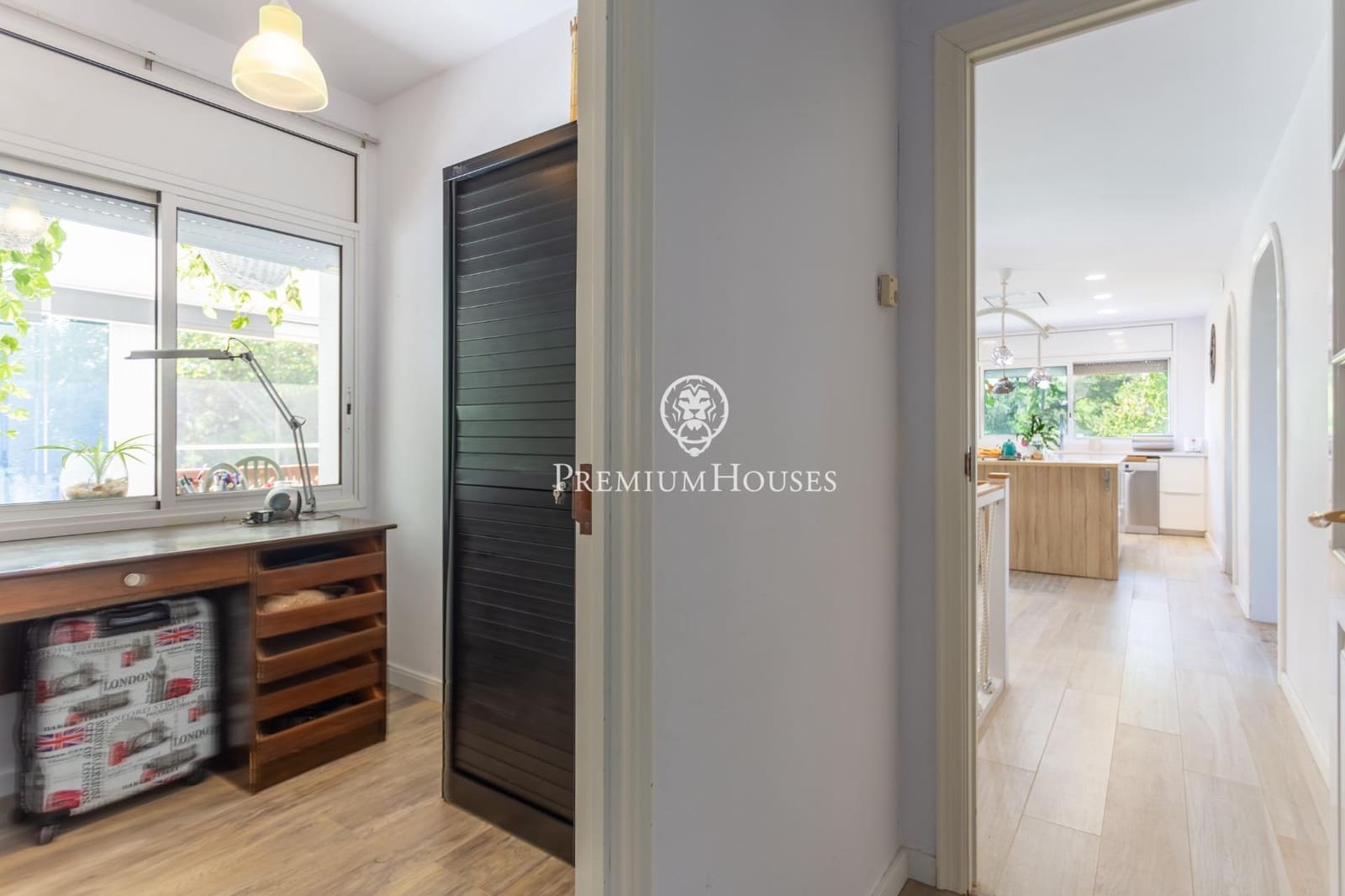 5 bedroom Villa for sale in Vallromanes with pool garage - € 990,000 (Ref: 10166713)