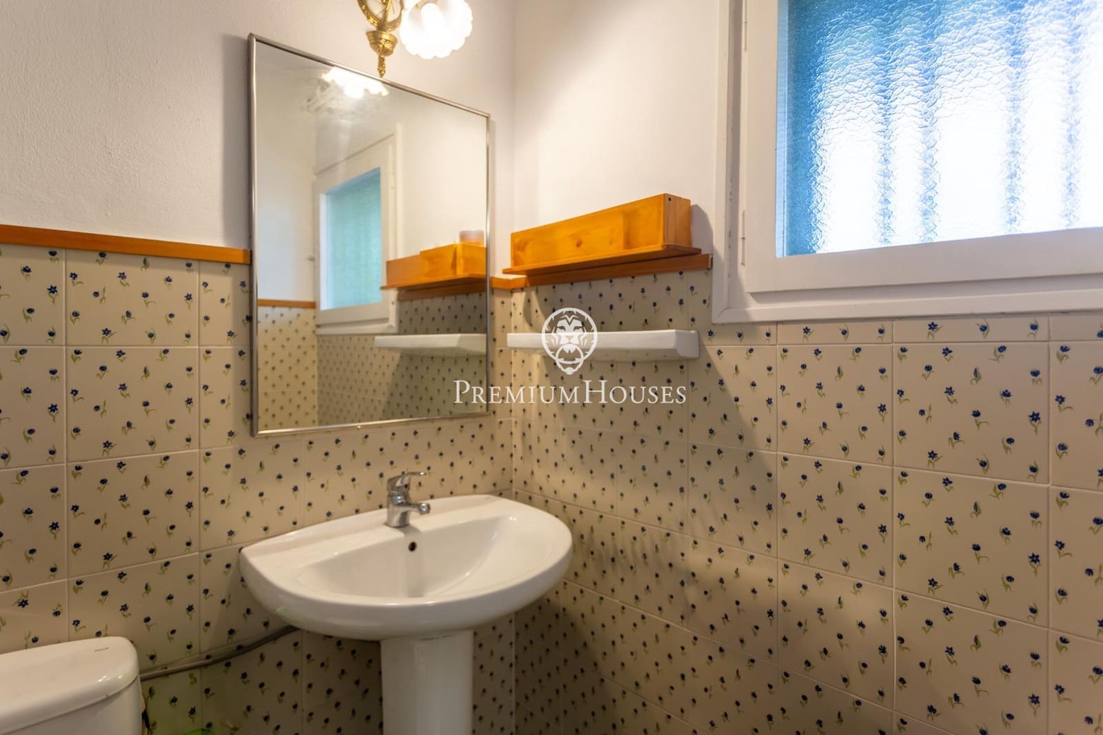5 bedroom Villa for sale in Vallromanes with pool garage - € 990,000 (Ref: 10166713)