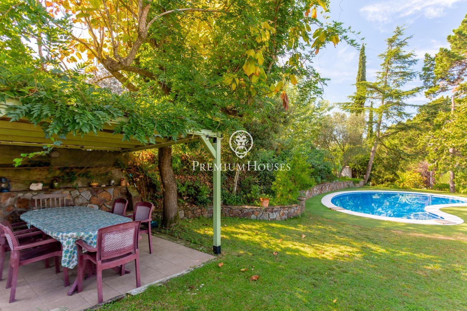 5 bedroom Villa for sale in Vallromanes with pool garage - € 990,000 (Ref: 10166713)