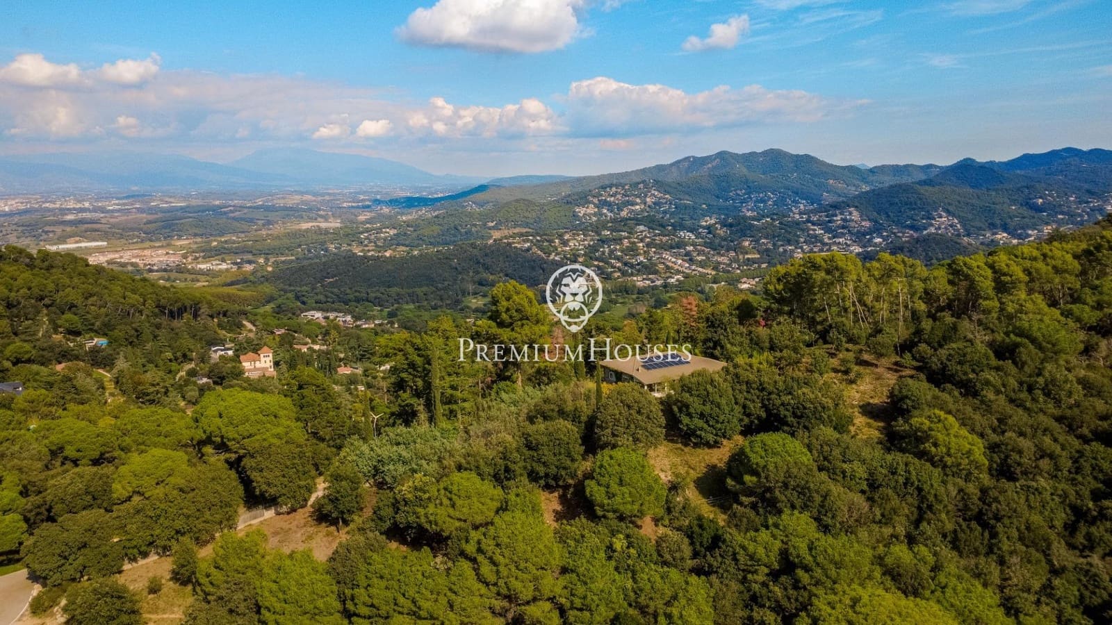5 bedroom Villa for sale in Vallromanes with pool garage - € 990,000 (Ref: 10166713)