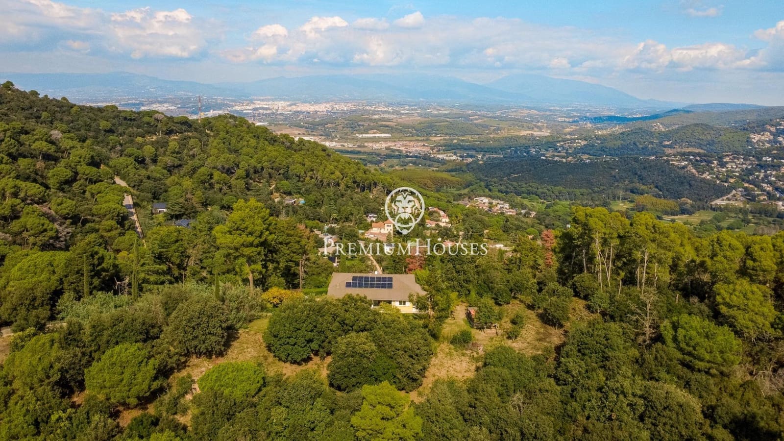 5 bedroom Villa for sale in Vallromanes with pool garage - € 990,000 (Ref: 10166713)