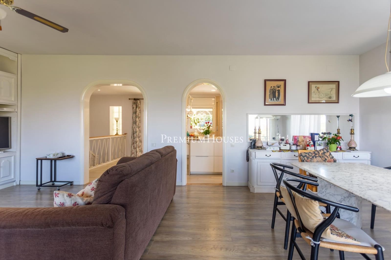 5 bedroom Villa for sale in Vallromanes with pool garage - € 990,000 (Ref: 10166713)