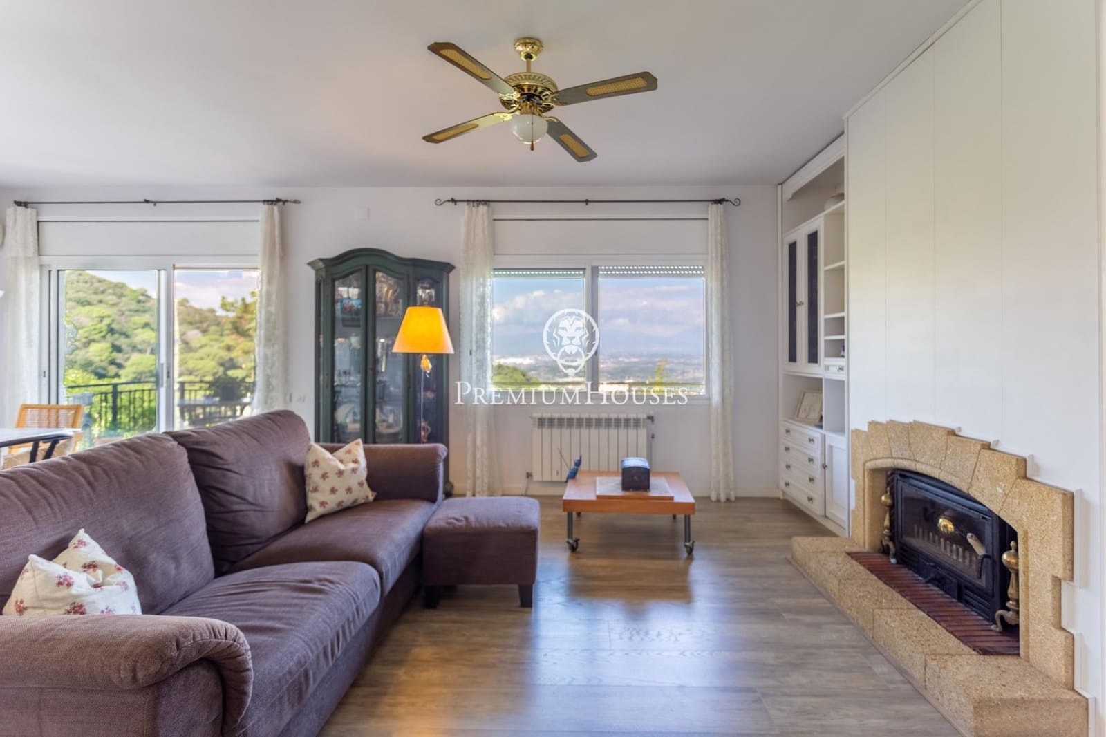 5 bedroom Villa for sale in Vallromanes with pool garage - € 990,000 (Ref: 10166713)