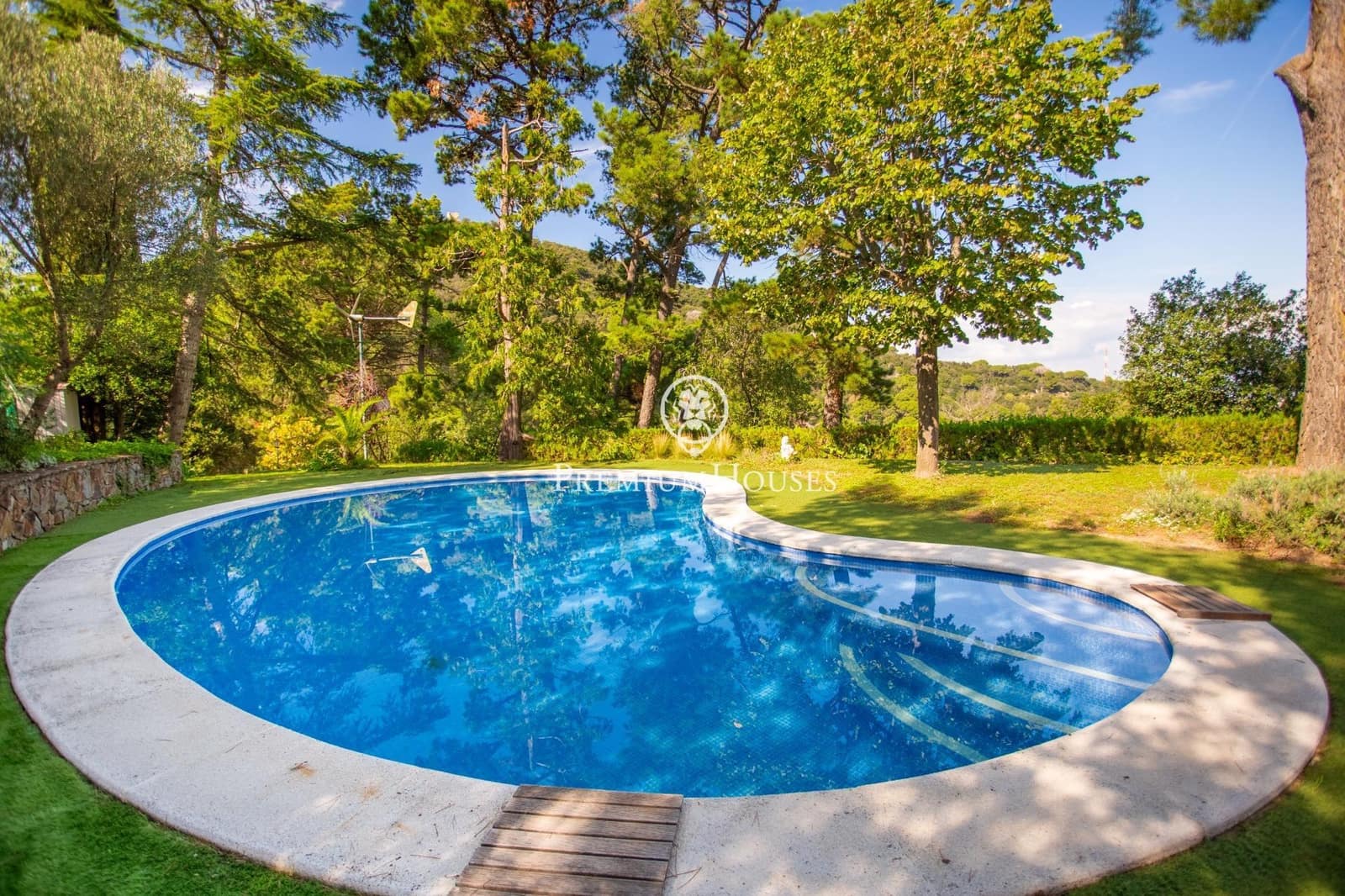 5 bedroom Villa for sale in Vallromanes with pool garage - € 990,000 (Ref: 10166713)