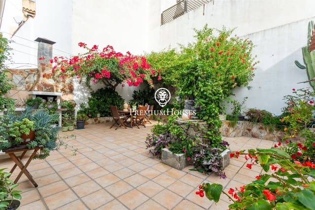 4 slaapkamer Huis te koop in Mataró met zwembad garage - € 720.000 (Ref: 10173985)
