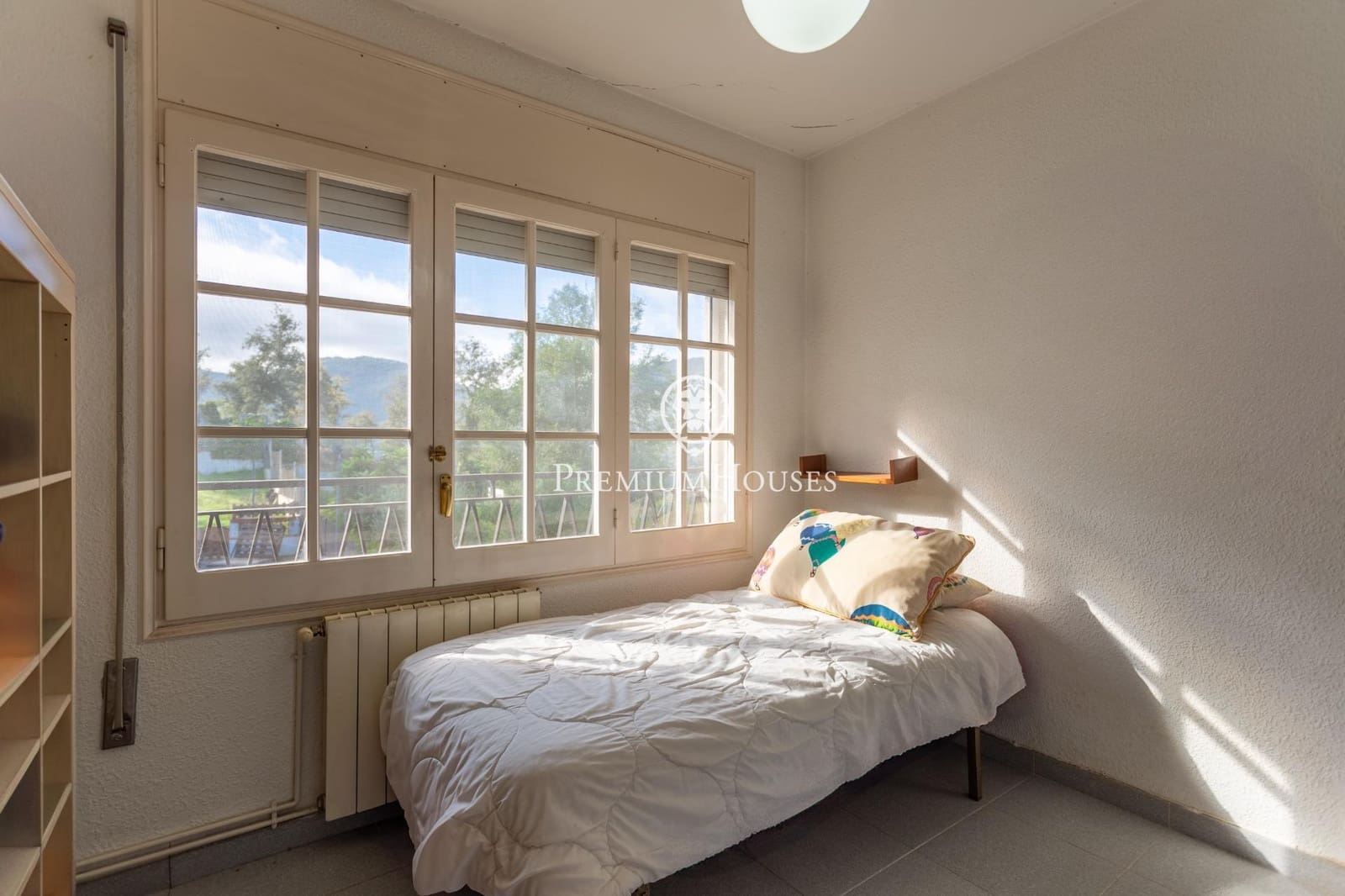 5 chambre Villa/Maison Mitoyenne à vendre à Vallromanes avec piscine garage - 460 000 € (Ref: 10187126)