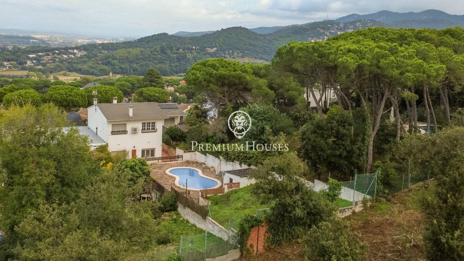 5 chambre Villa/Maison Mitoyenne à vendre à Vallromanes avec piscine garage - 460 000 € (Ref: 10187126)