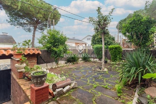 5 chambre Villa/Maison Mitoyenne à vendre à Vallromanes avec piscine garage - 460 000 € (Ref: 10187126)