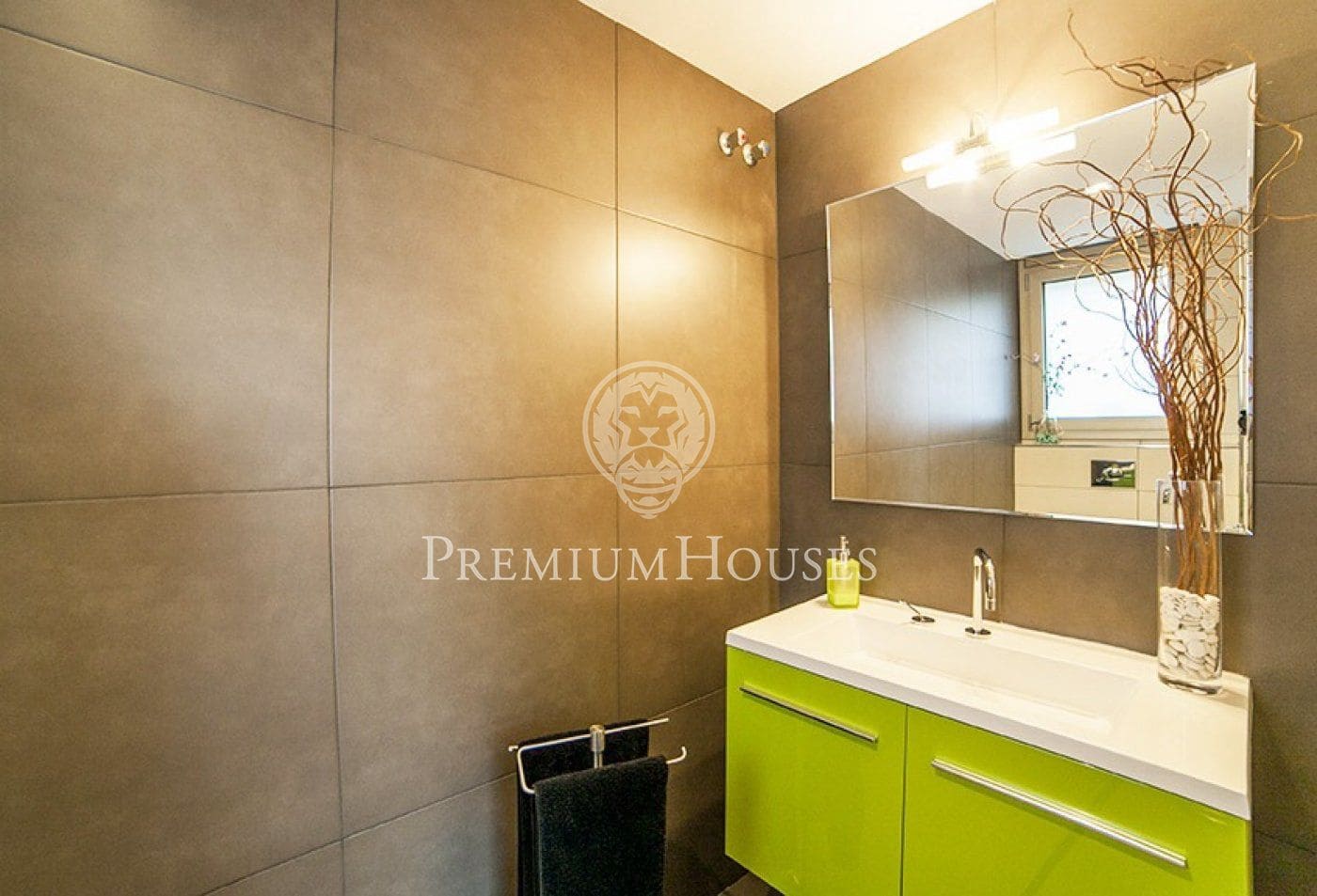 5 soverom Villa til salgs i Vallromanes med svømmebasseng garasje - € 1 325 000 (Ref: 4260750)