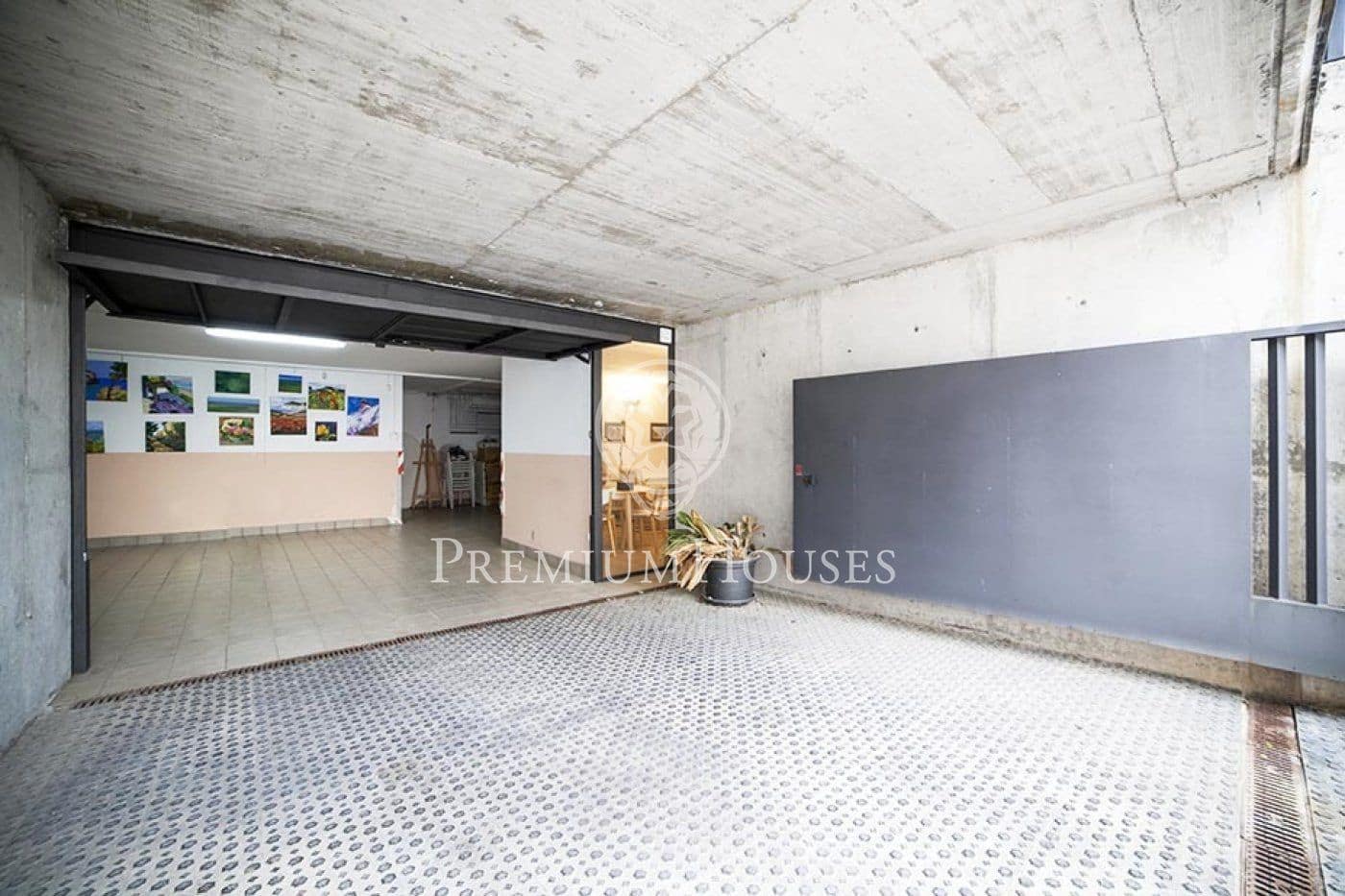 5 soverom Villa til salgs i Vallromanes med svømmebasseng garasje - € 1 325 000 (Ref: 4260750)