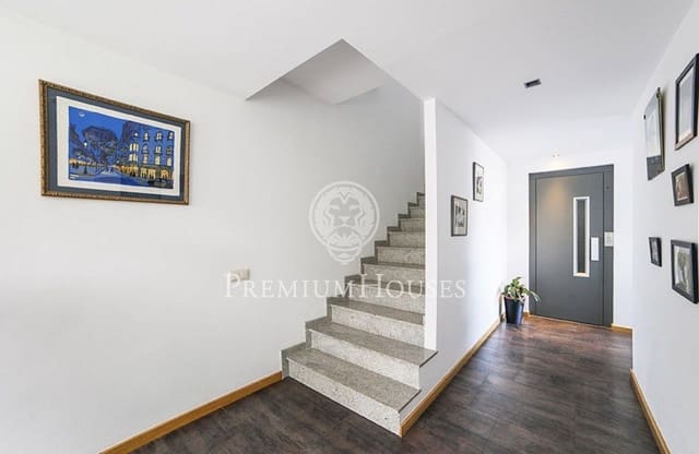 5 soveværelse Villa til salg i Vallromanes med swimmingpool garage - € 1.325.000 (Ref: 4260750)