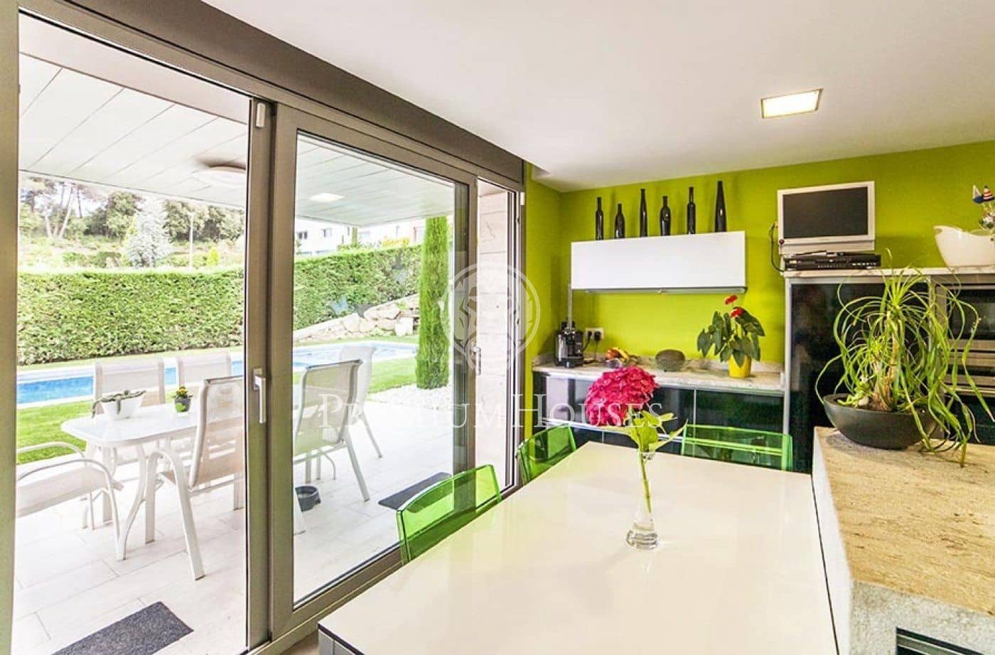 5 soverom Villa til salgs i Vallromanes med svømmebasseng garasje - € 1 325 000 (Ref: 4260750)