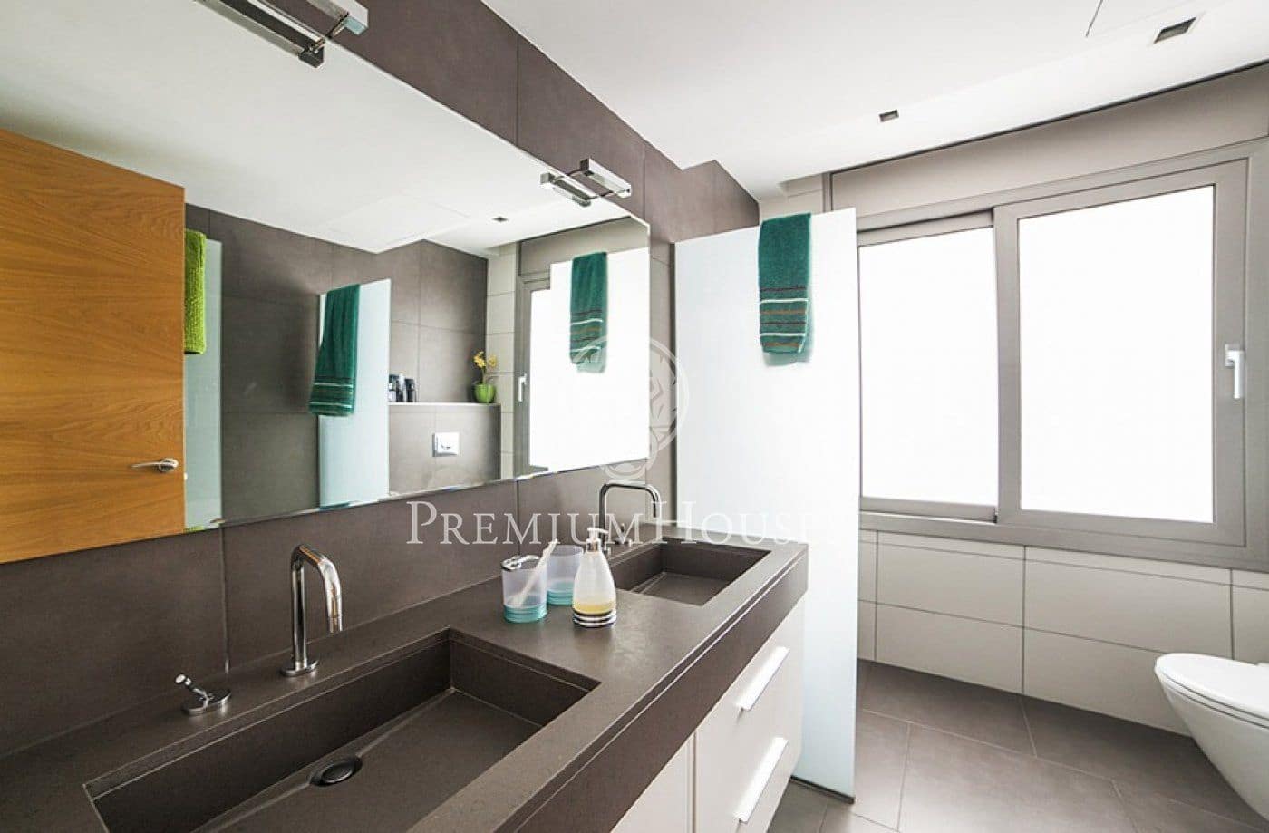 5 soverom Villa til salgs i Vallromanes med svømmebasseng garasje - € 1 325 000 (Ref: 4260750)