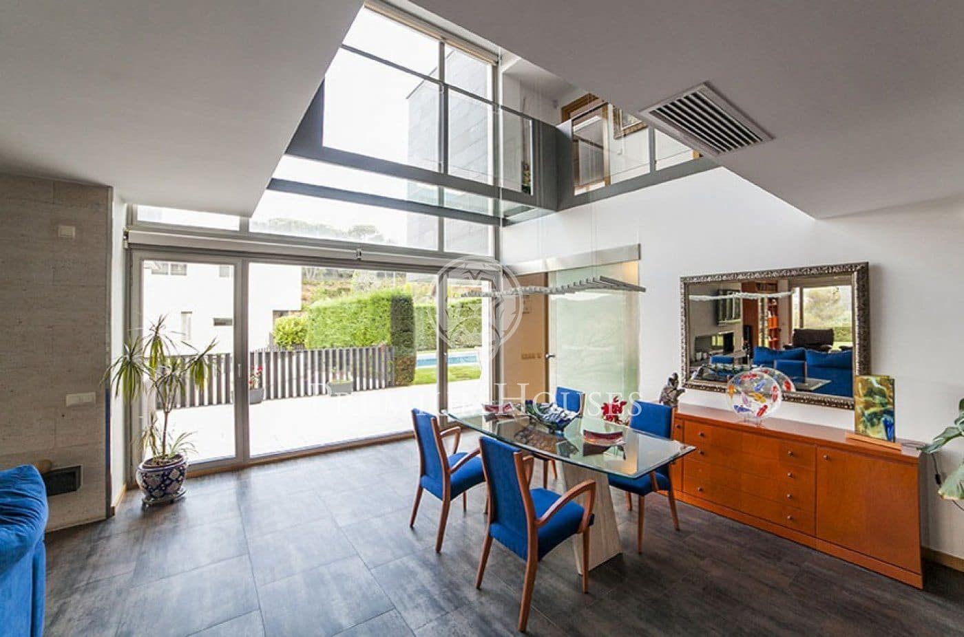 5 soverom Villa til salgs i Vallromanes med svømmebasseng garasje - € 1 325 000 (Ref: 4260750)