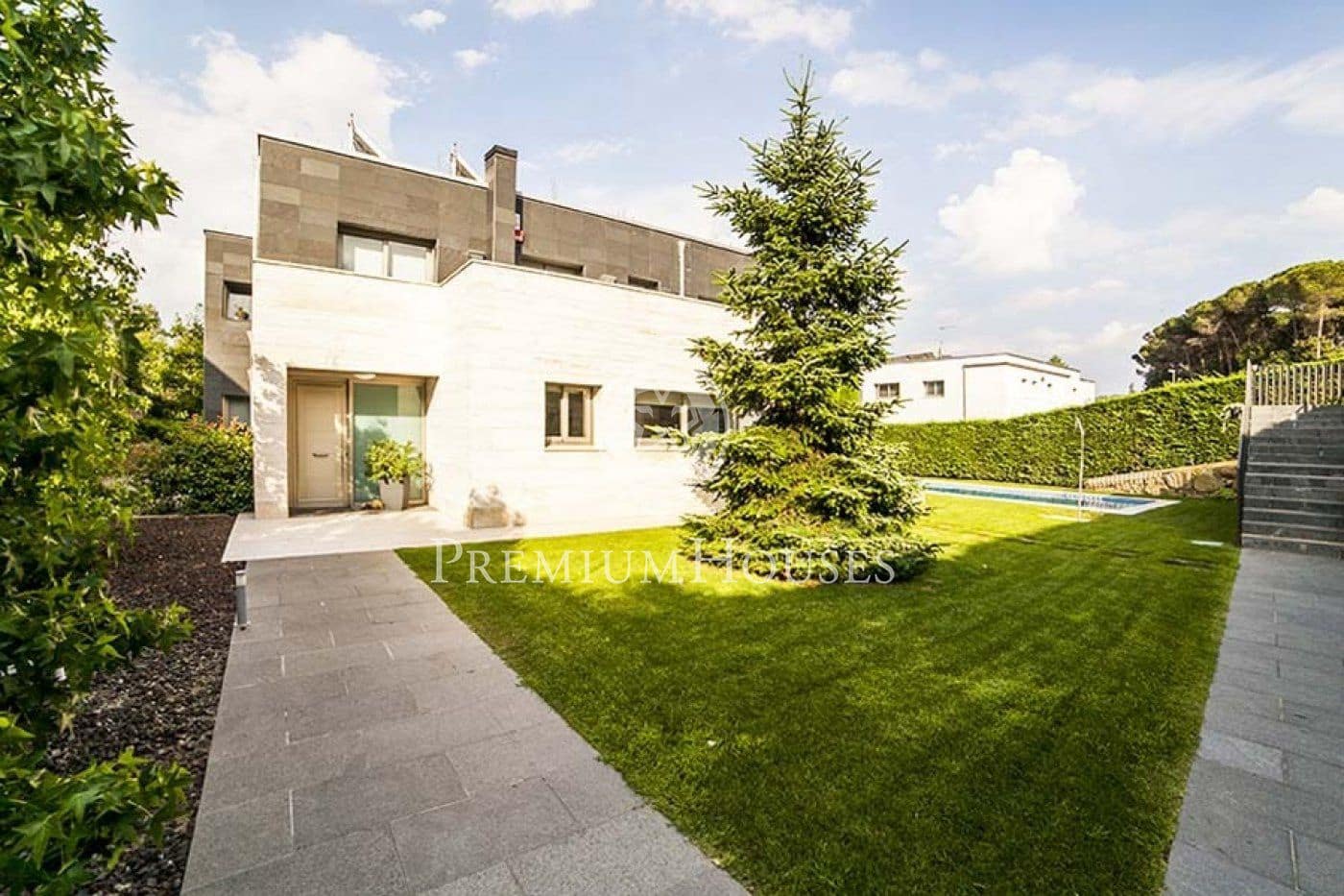 5 soverom Villa til salgs i Vallromanes med svømmebasseng garasje - € 1 325 000 (Ref: 4260750)