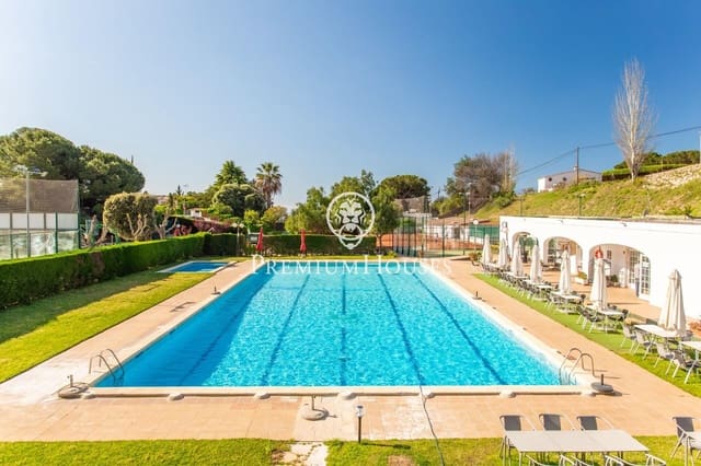 Finca/Hus på landet till salu i Cabrils med pool - 1 950 000 € (Ref: 4260811)